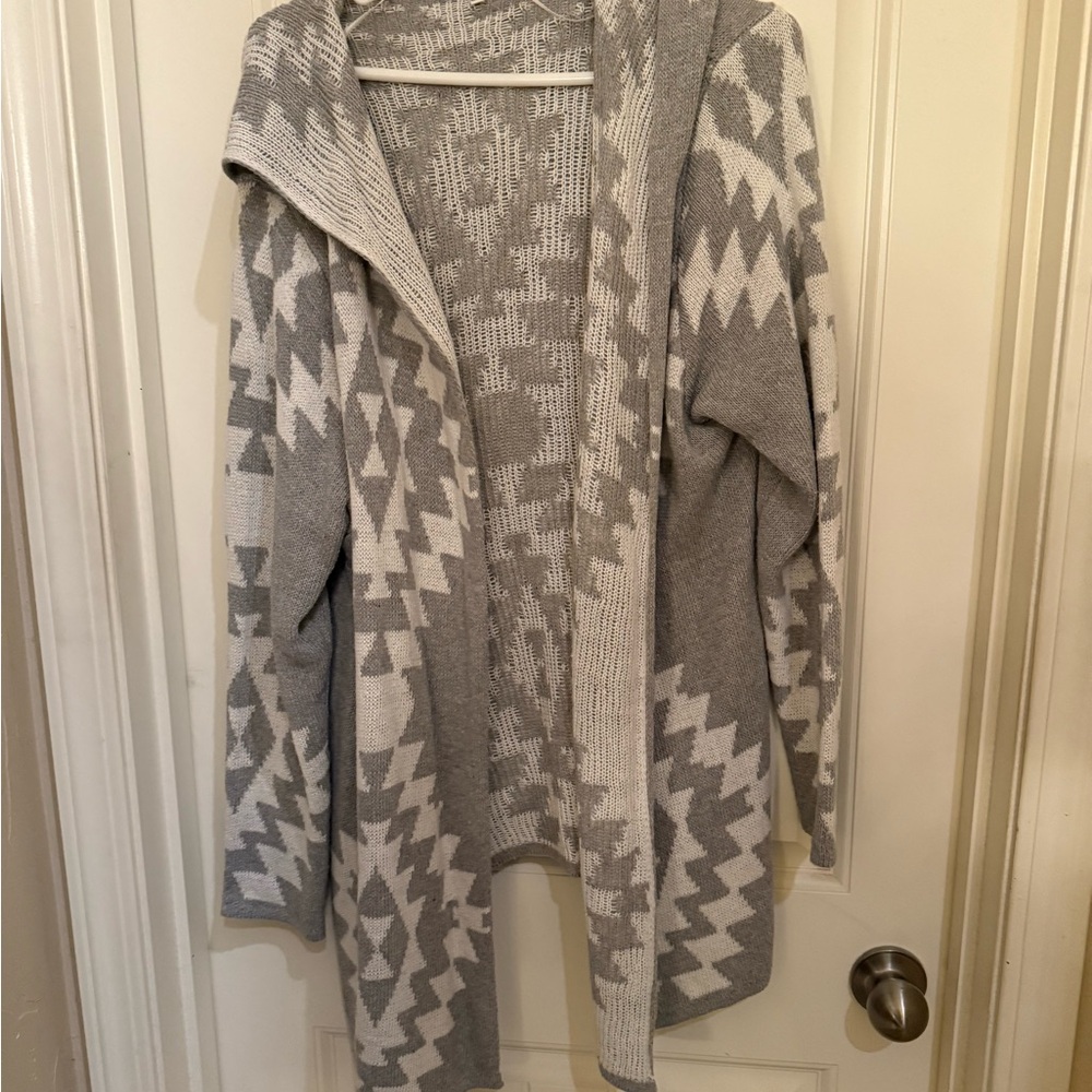 Stylish Gray and White Women's Cardigan